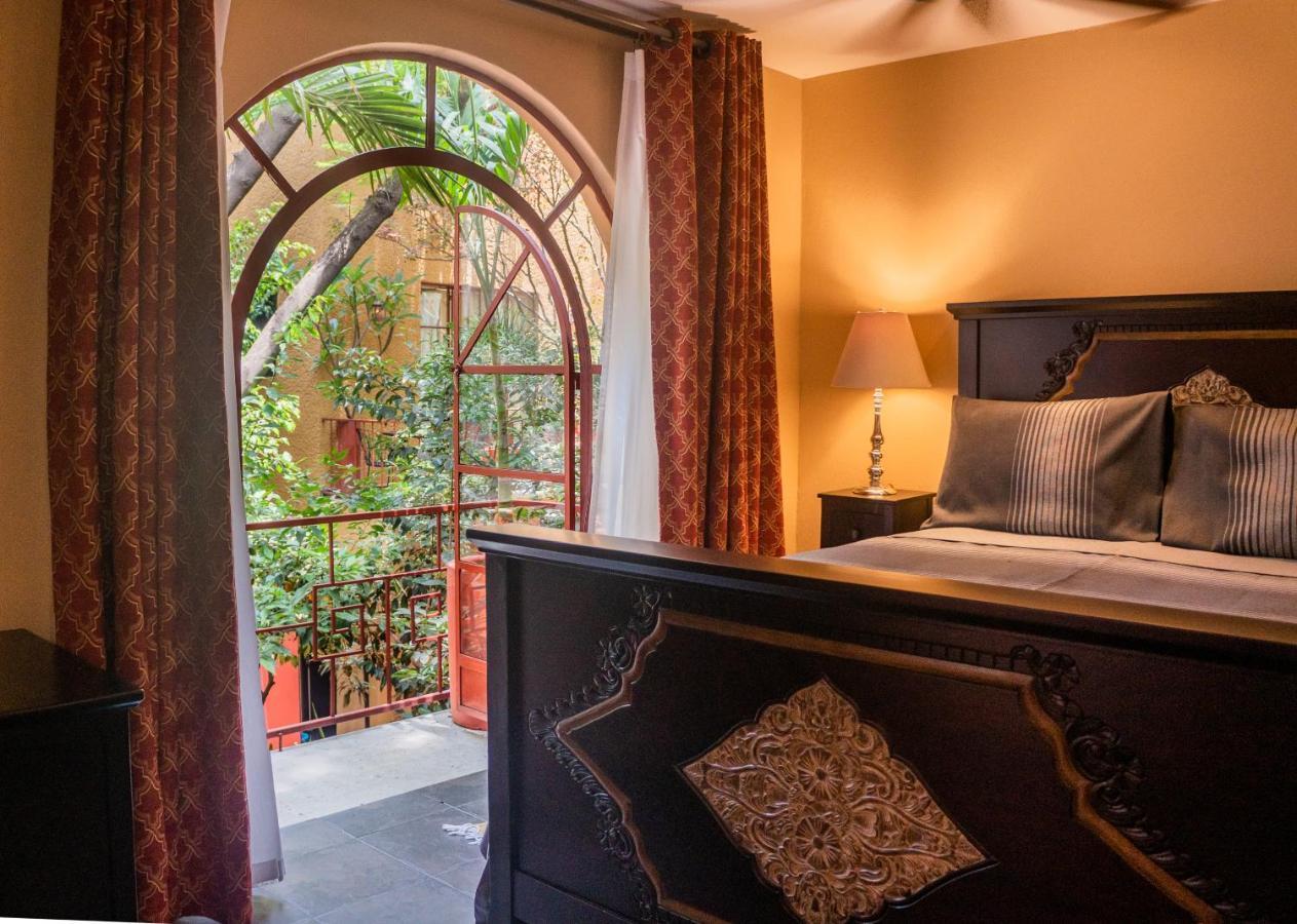 Bed & Breakfast The Red Tree House *