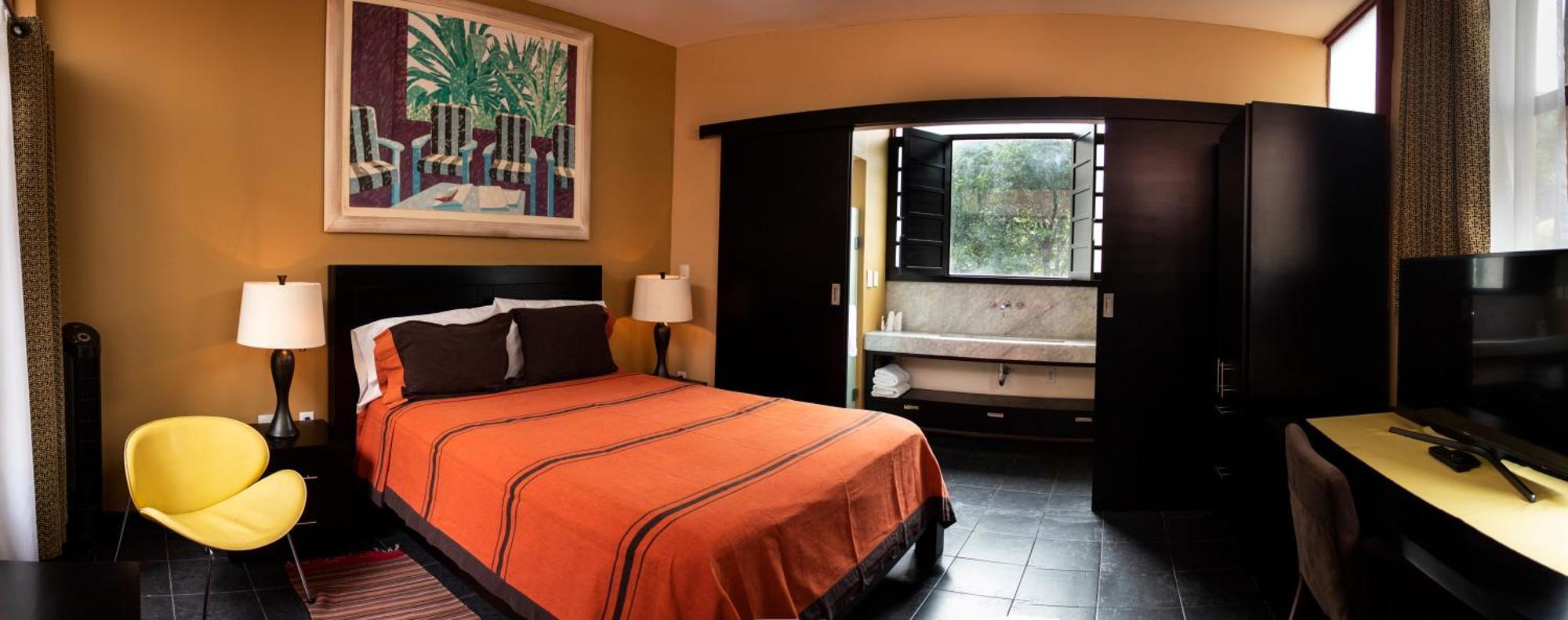 The Red Tree House Bed and breakfast *