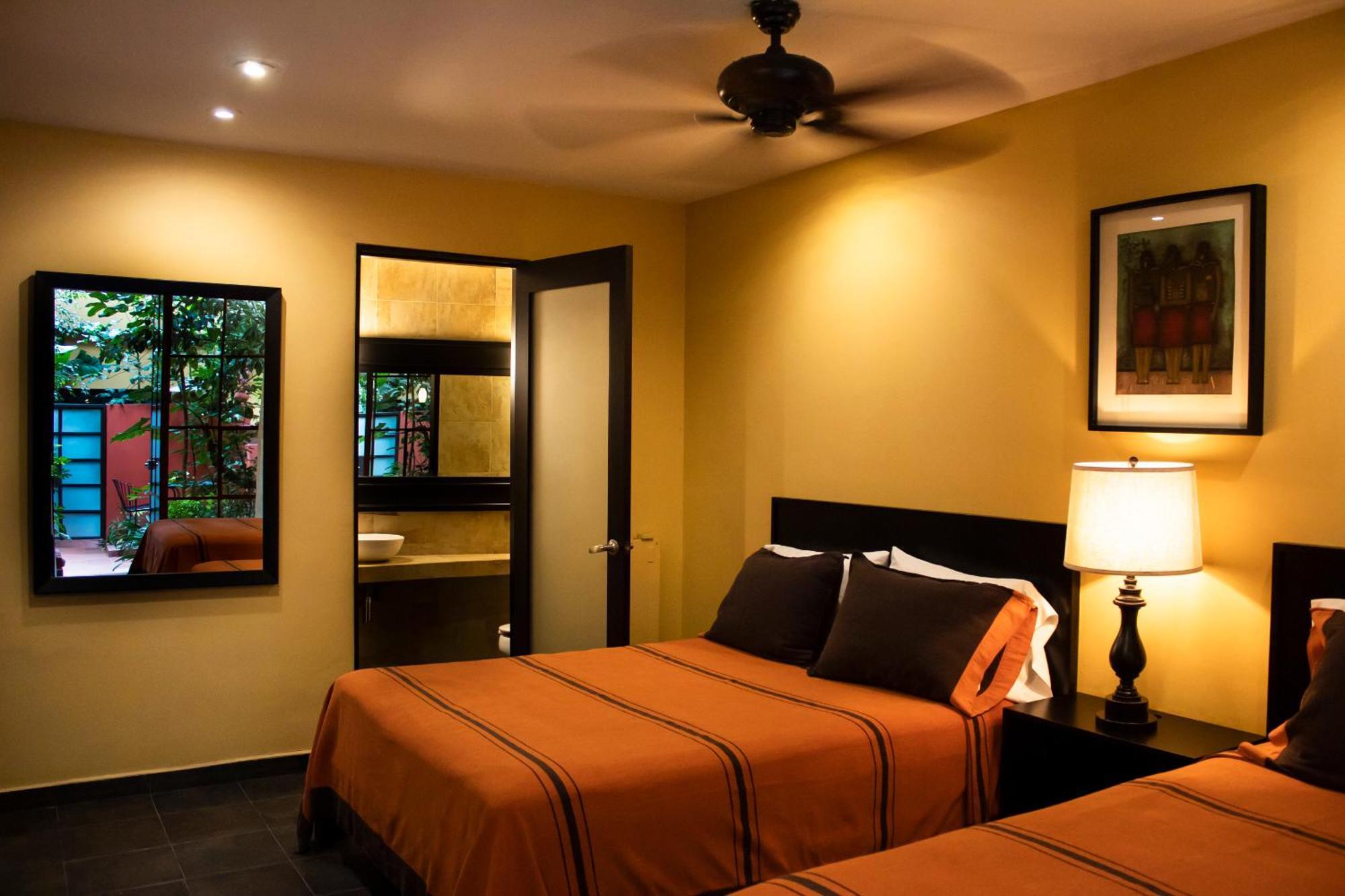 Bed and breakfast The Red Tree House