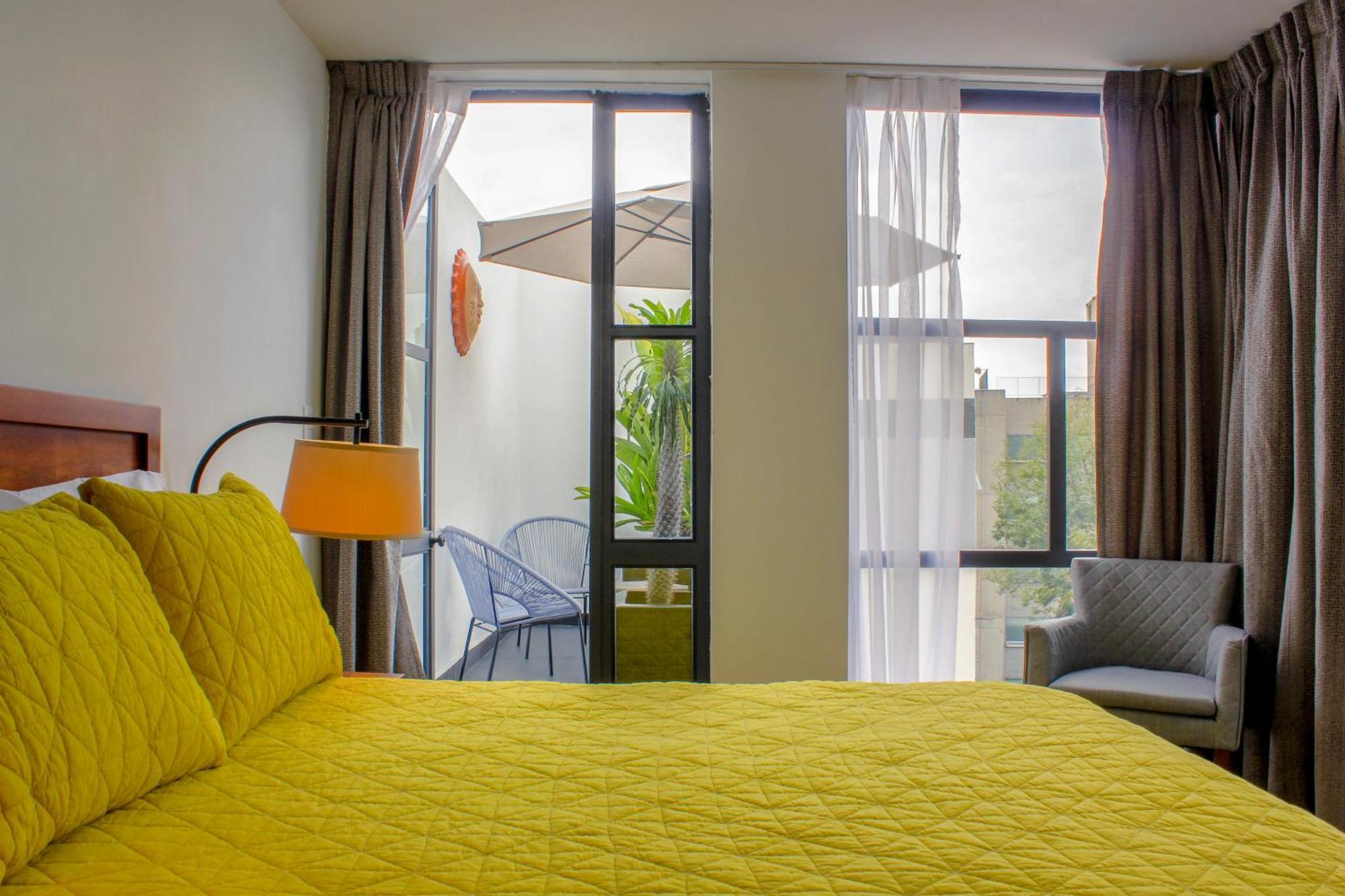 Bed & Breakfast The Red Tree House *